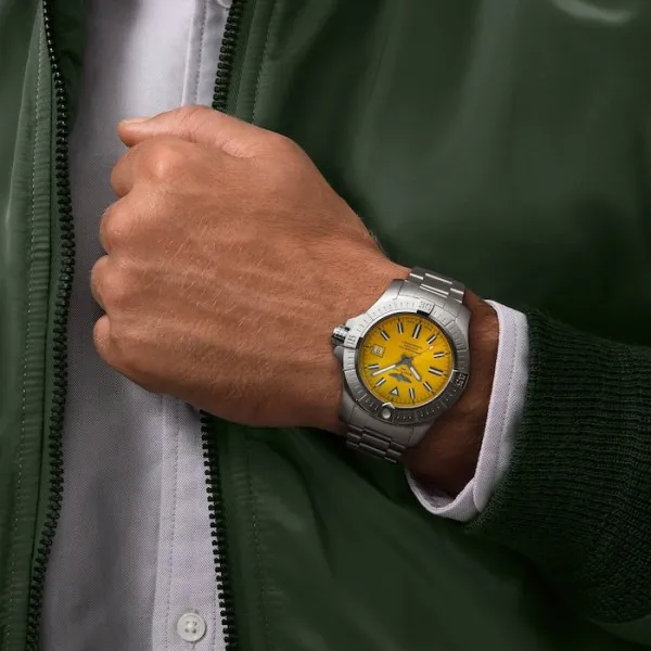 Breitling Avenger Men Automatic Yellow Stainless Steel Watch A17319101I1A1 - Image 4
