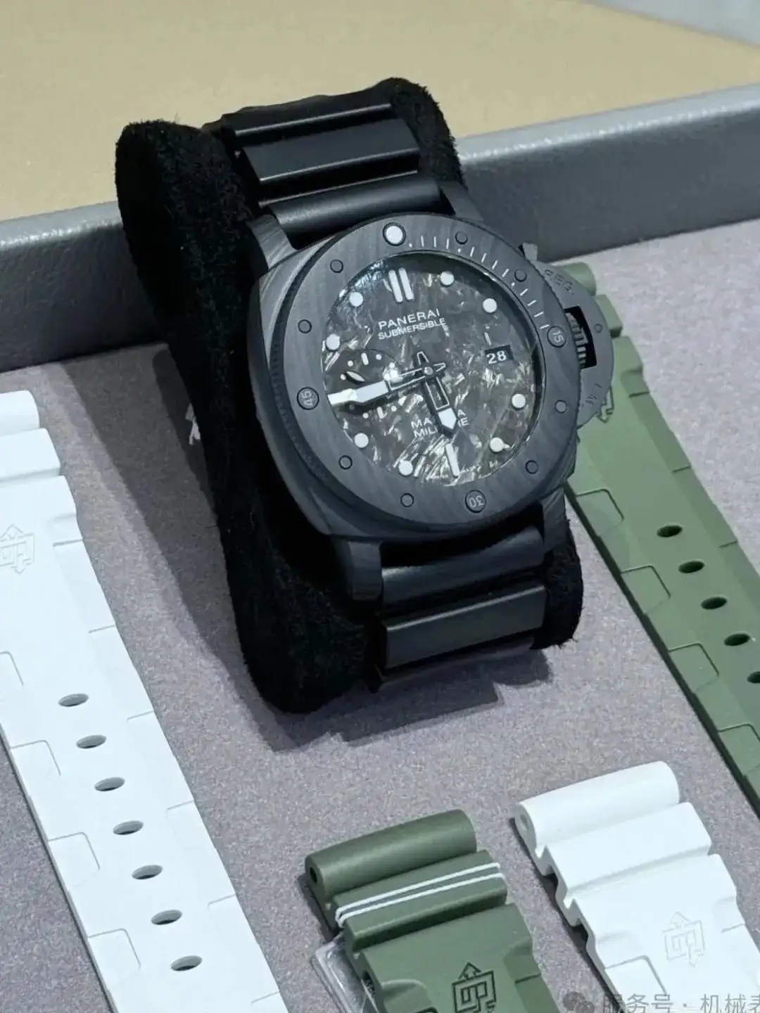 Panerai Submersible Men Automatic Black Rubber Watch PAM00979 - Image 4