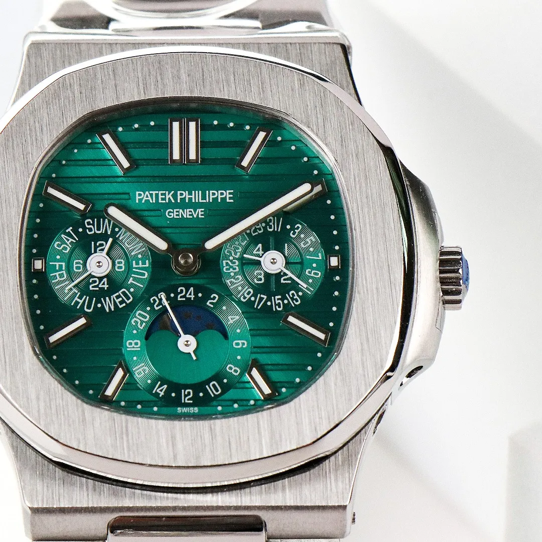 Patek Philippe Nautilus Green Perpetual Calendar - Image 3