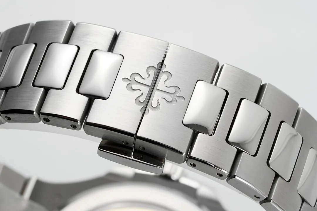 Patek Philippe 5811G Blue Nautilus Watch - Image 8