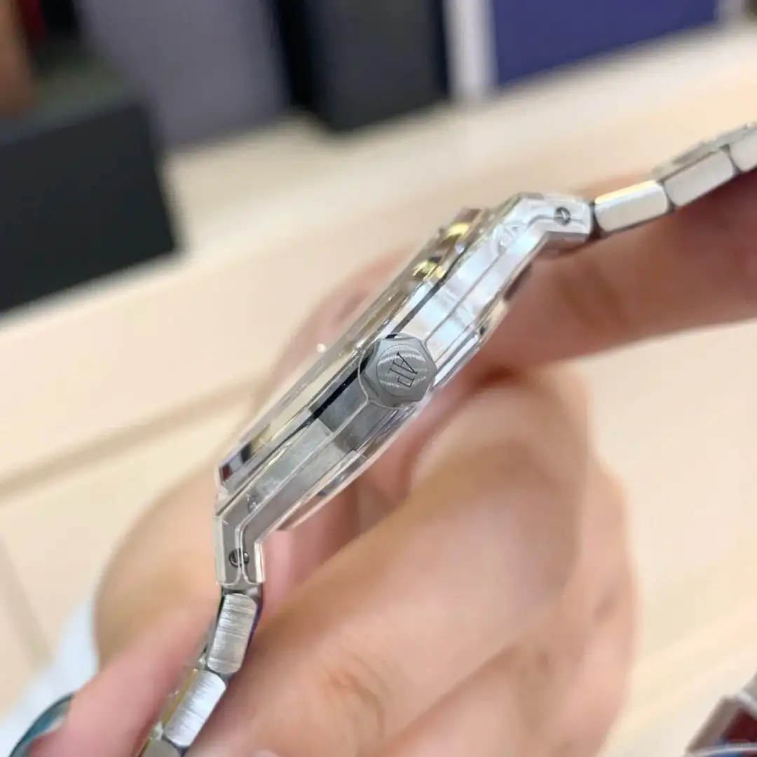 Audemars Piguet Royal Oak Quartz Silver 67651ST.ZZ.1261ST.01 - Image 3