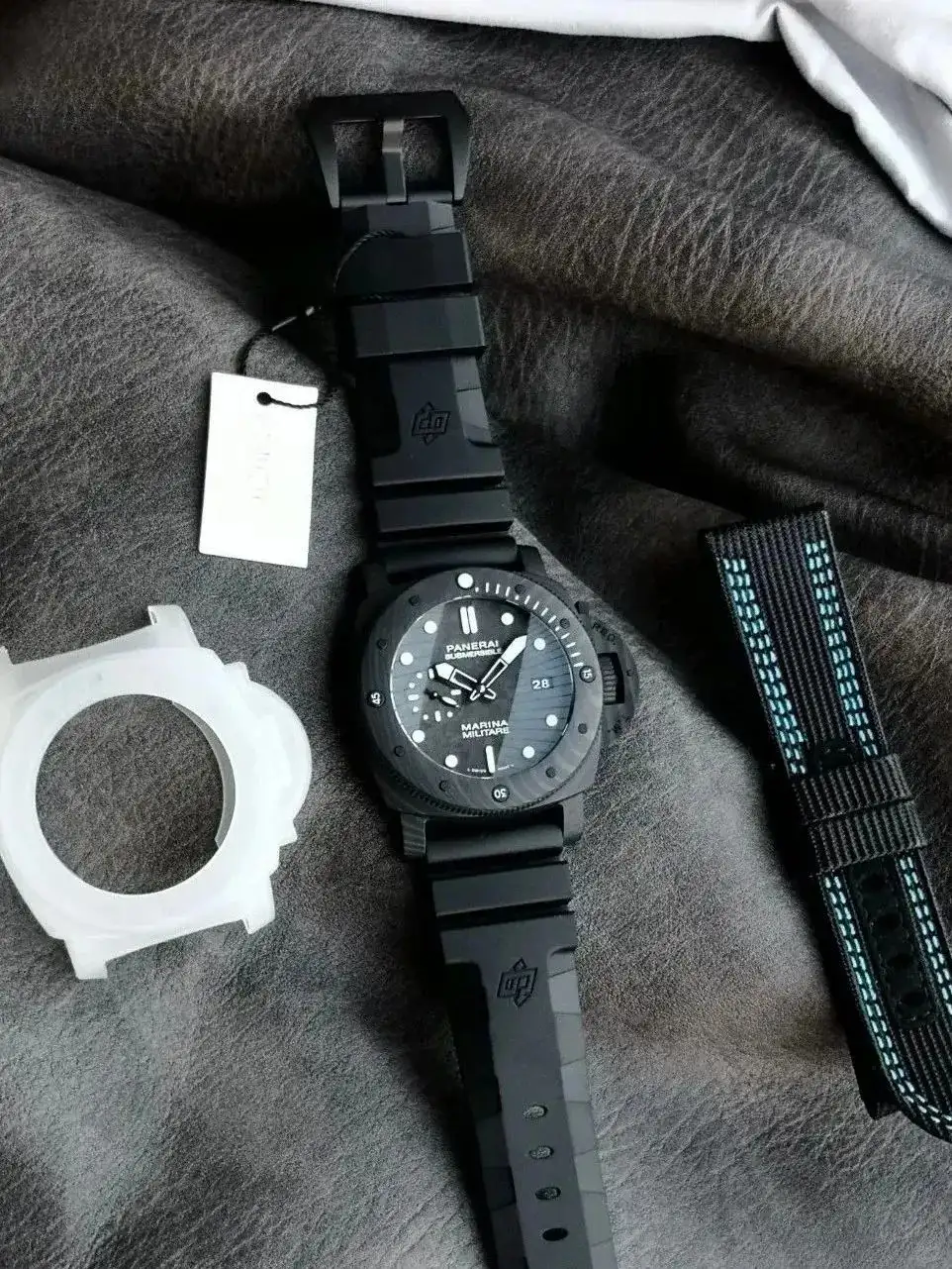 Panerai Submersible Men Automatic Black Rubber Watch PAM00979 - Image 2