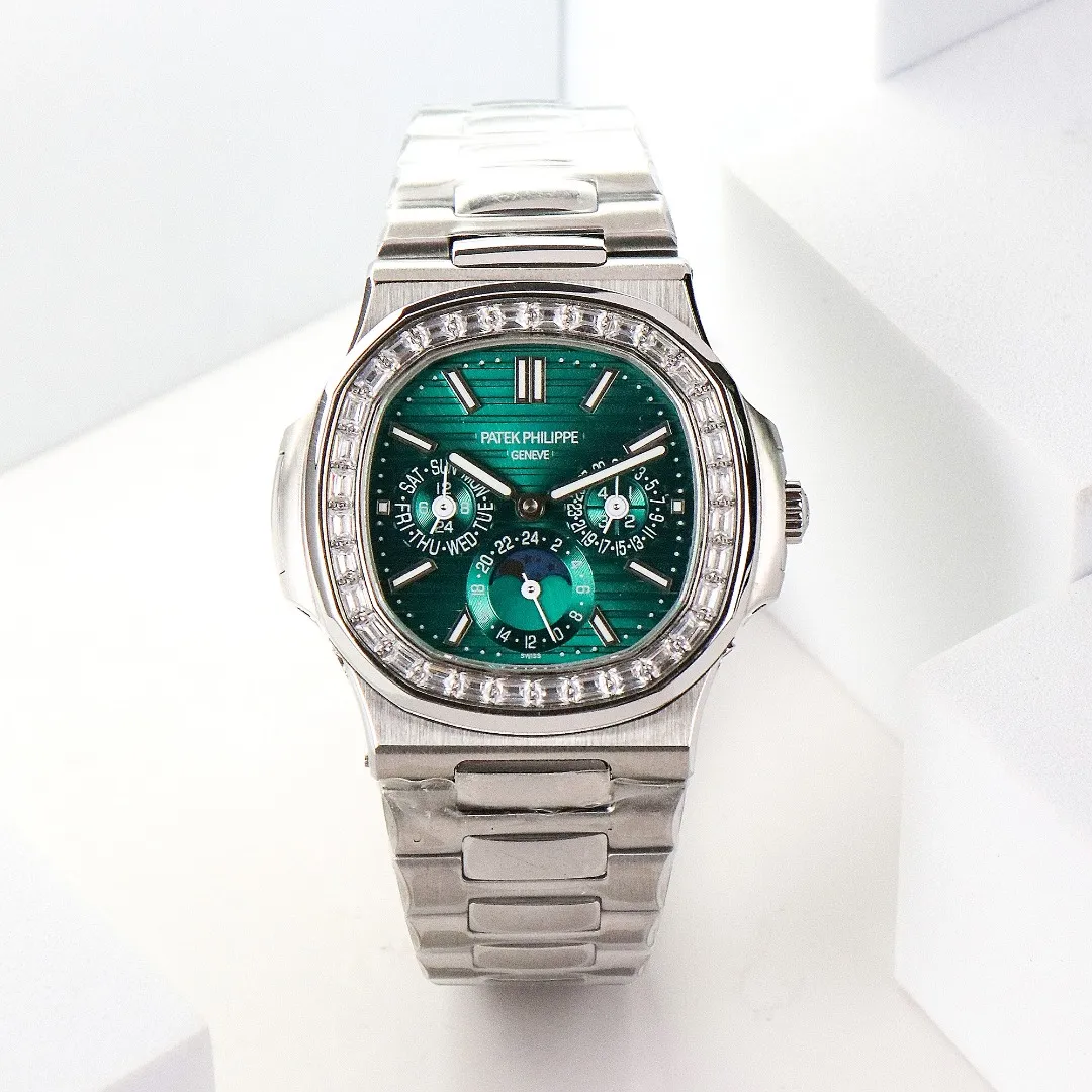 Patek Philippe Nautilus Green Perpetual Calendar - Image 4