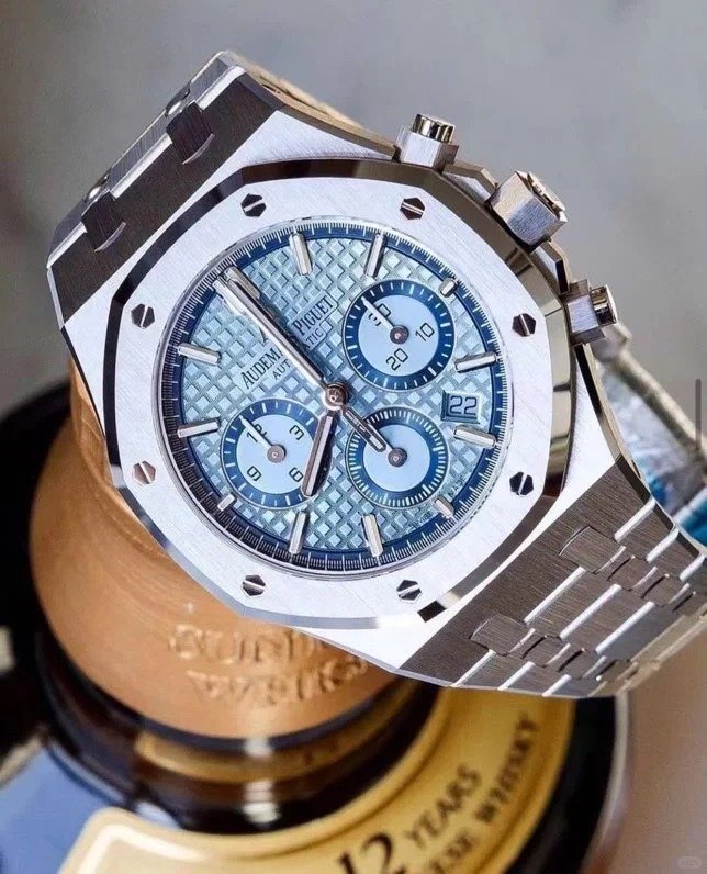 Audemars Piguet Royal Oak Selfwinding Chronograph Blue 26317BC.OO.1256BC.01 - Image 3
