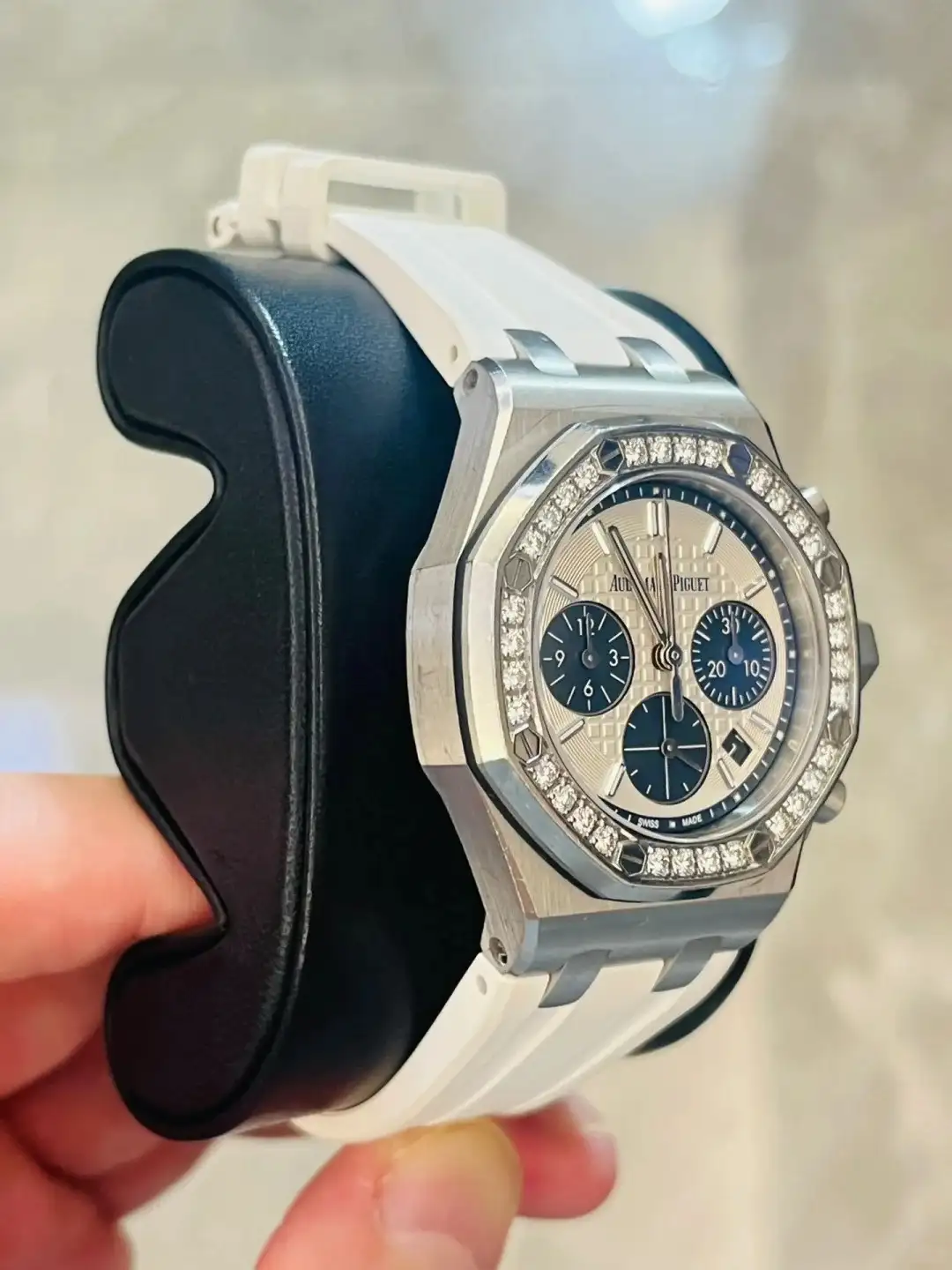 Audemars Piguet Royal Oak Offshore Selfwinding Chronograph Silver 26231ST.ZZ.D010CA.01 - Image 3
