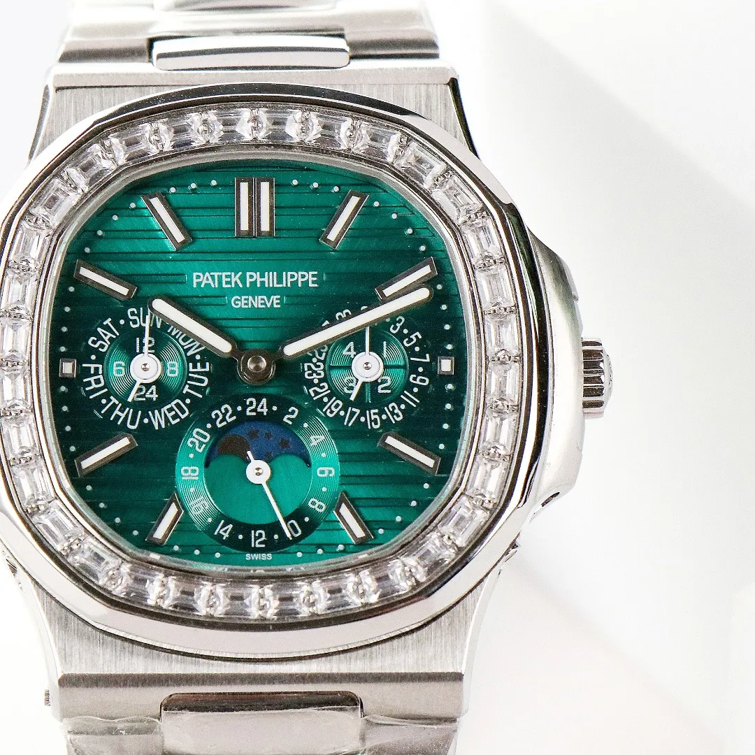 Patek Philippe Nautilus Green Perpetual Calendar - Image 6