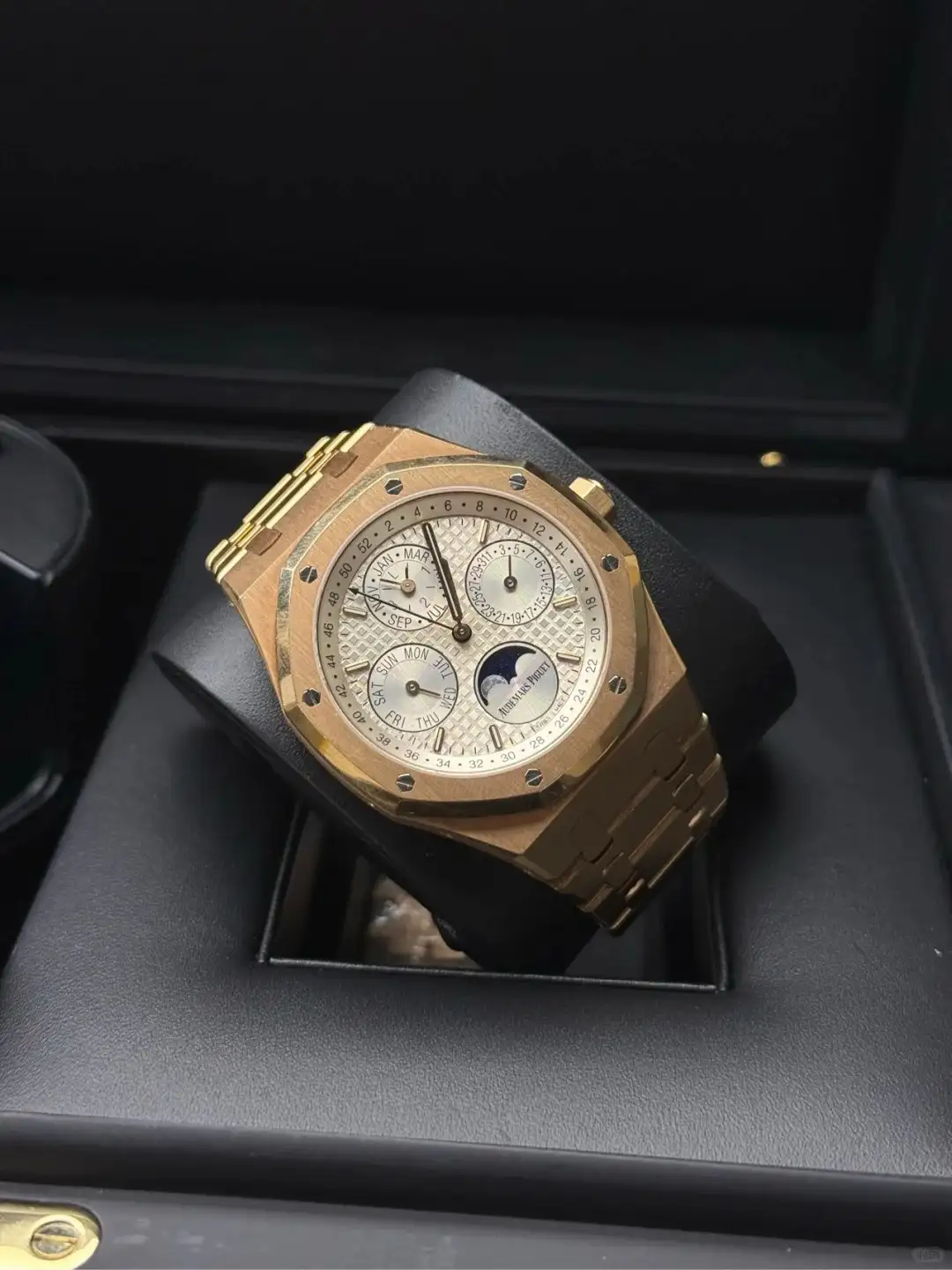 Audemars Piguet Royal Oak Perpetual Calendar Silver 26574OR.OO.1220OR.01 - Image 4
