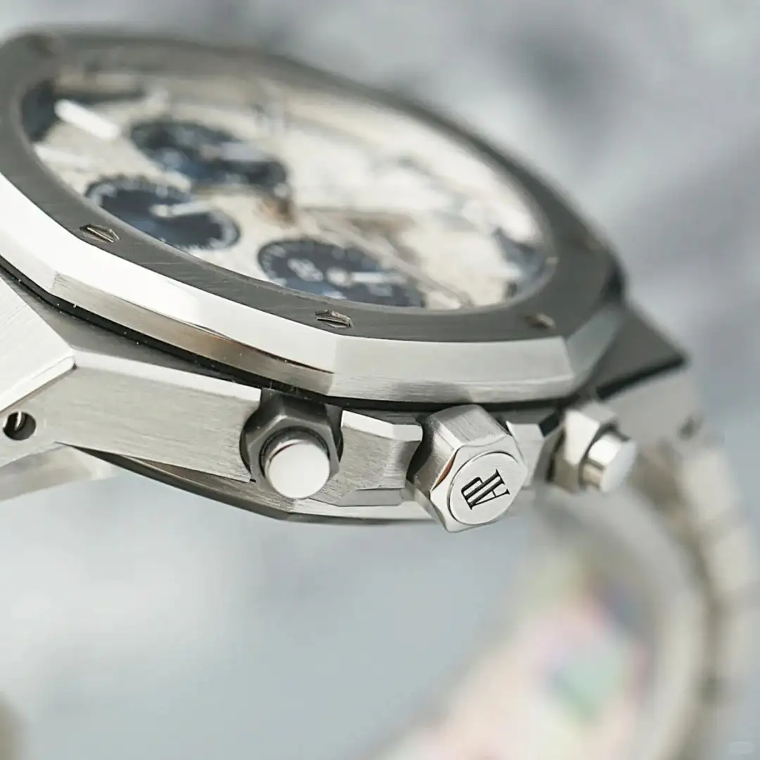 Audemars Piguet Royal Oak Offshore Selfwinding Chronograph Silver 26315ST.OO.1256ST.01 - Image 6
