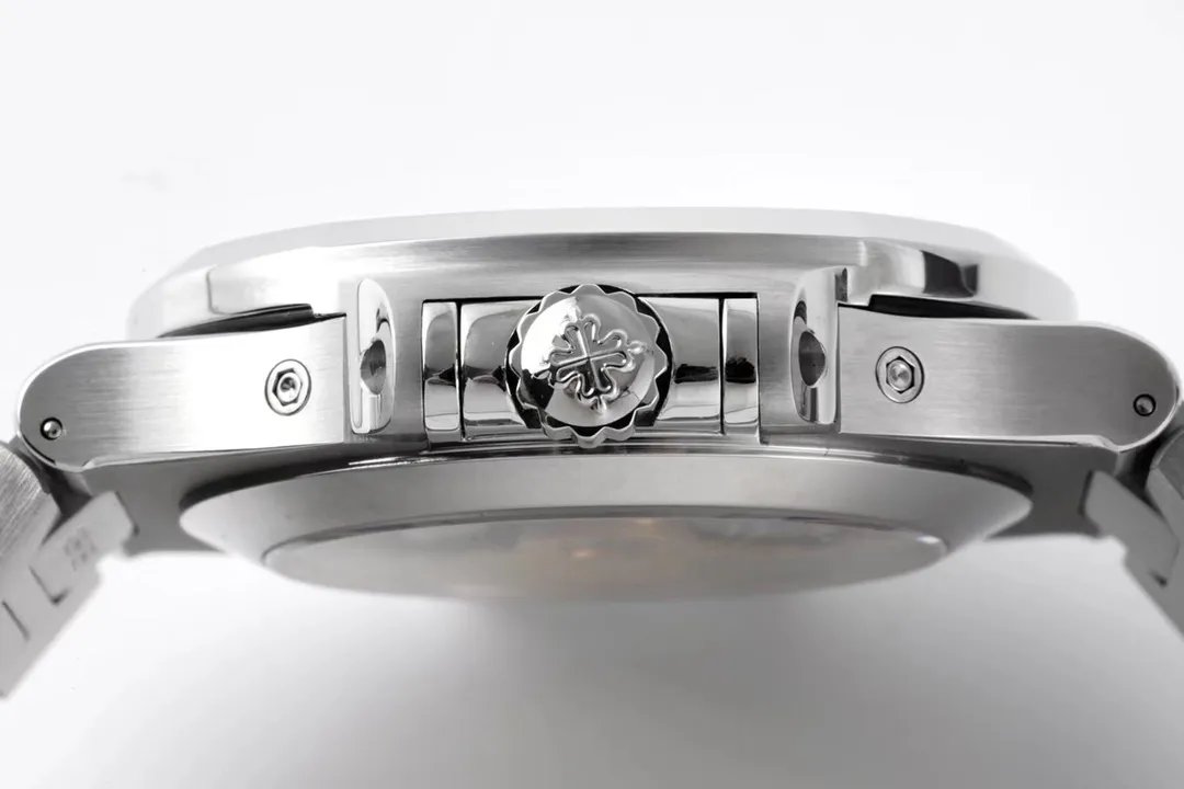 Patek Philippe Nautilus Silver Annual Calendar - Image 6