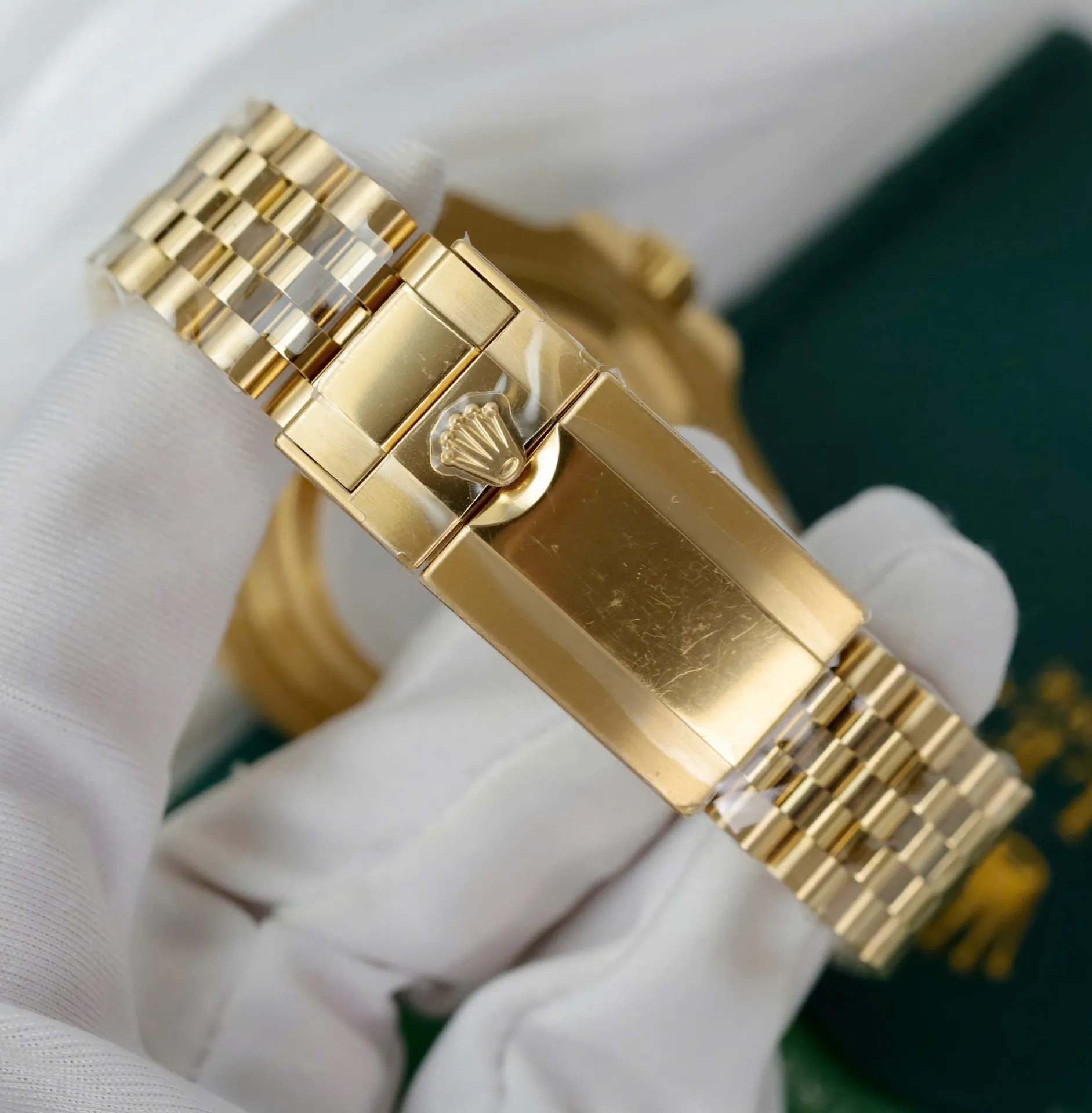 Superclone Rolex GMT-Master II 40 mm 126718GRNR Tiger Iron Dial - Image 11