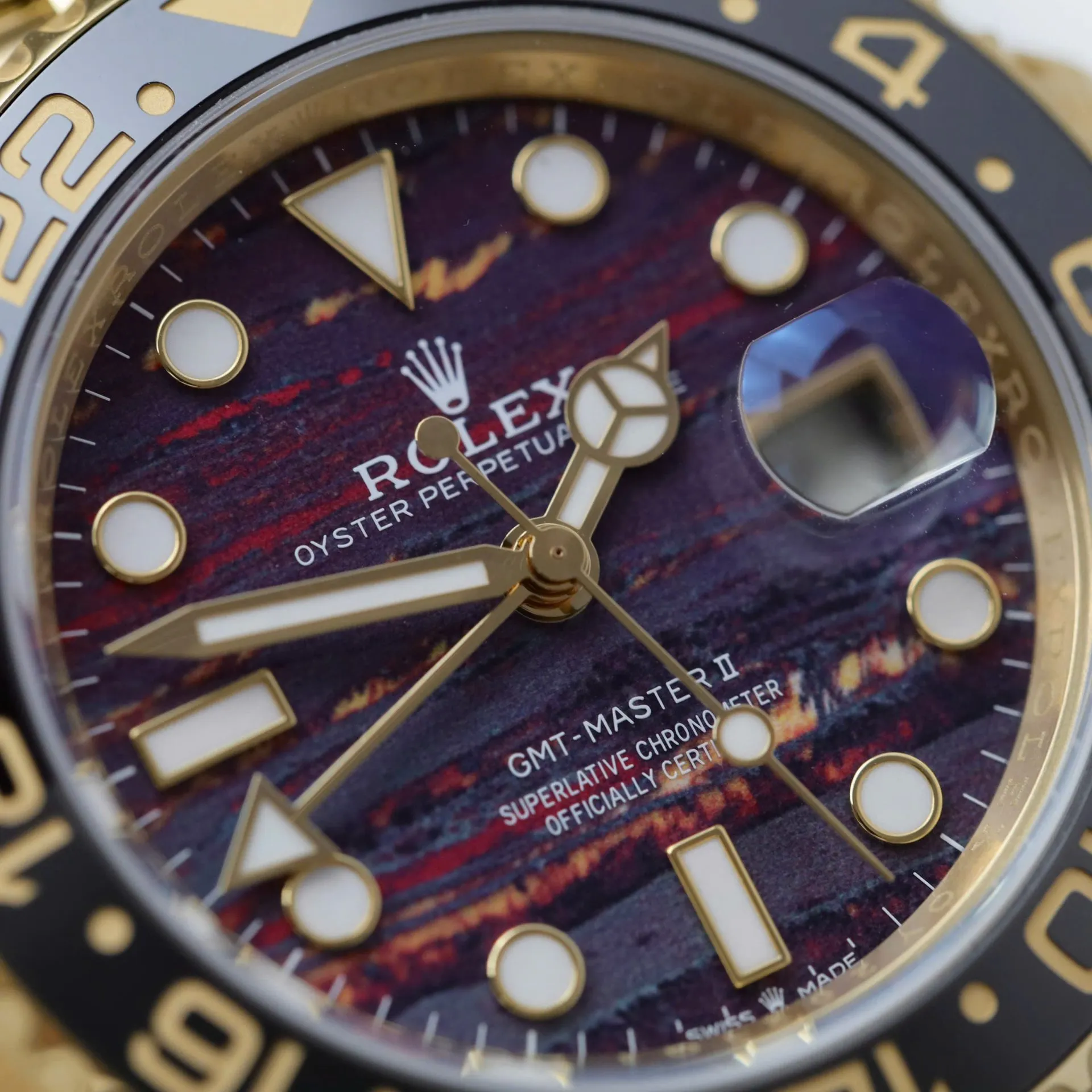 Superclone Rolex GMT-Master II 40 mm 126718GRNR Tiger Iron Dial - Image 10