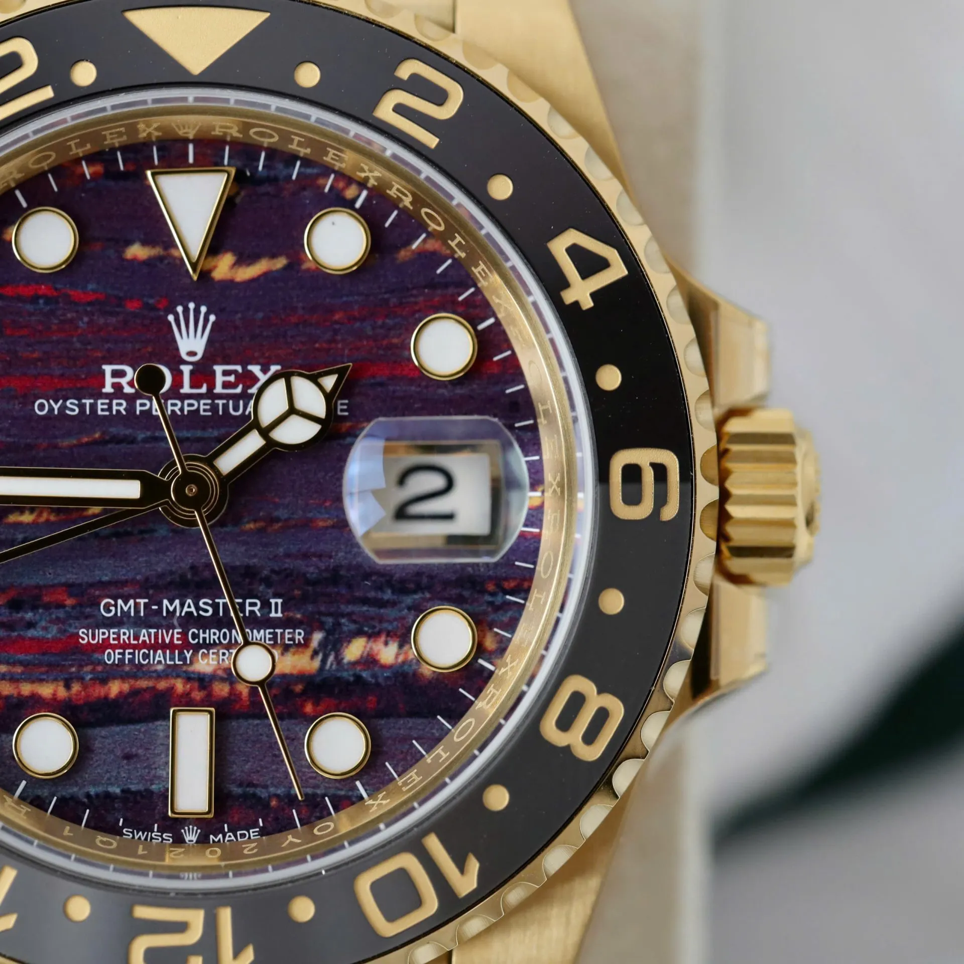 Superclone Rolex GMT-Master II 40 mm 126718GRNR Tiger Iron Dial - Image 8
