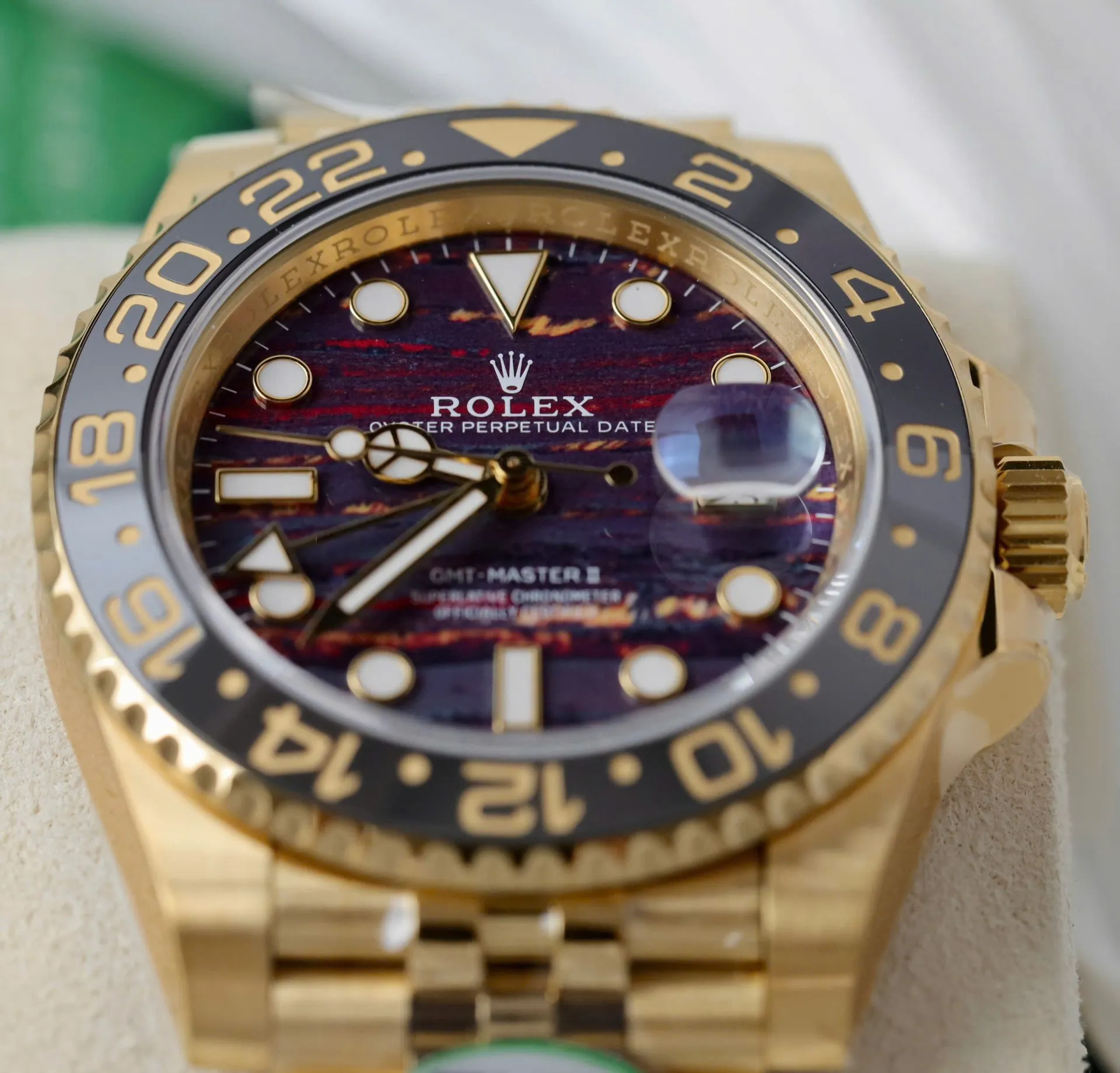 Superclone Rolex GMT-Master II 40 mm 126718GRNR Tiger Iron Dial - Image 7
