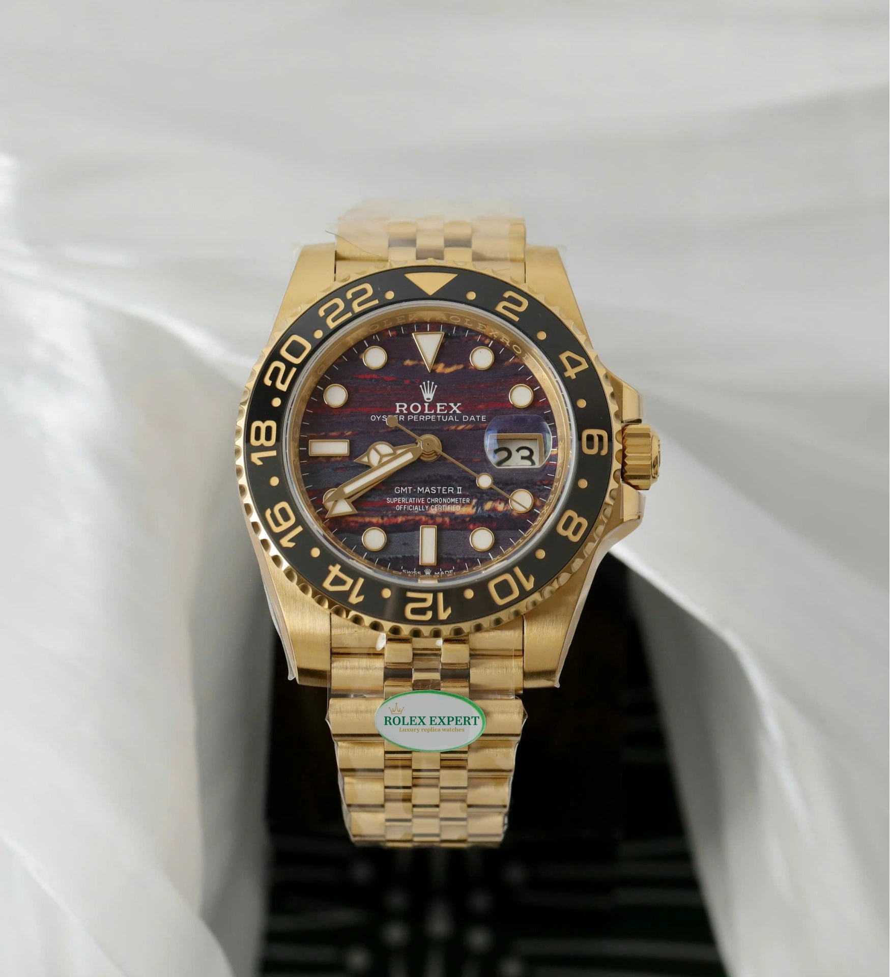 Superclone Rolex GMT-Master II 40 mm 126718GRNR Tiger Iron Dial - Image 4